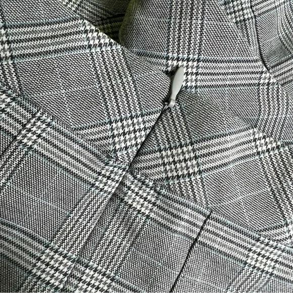 Uniqlo plaid skirt size S - Picture 4 of 5